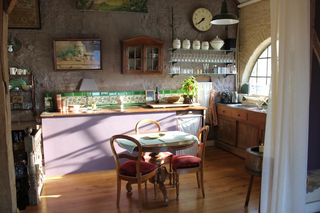 La Passiflore Bed & Breakfast Bossiere