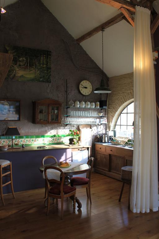 La Passiflore Bed & Breakfast Bossiere